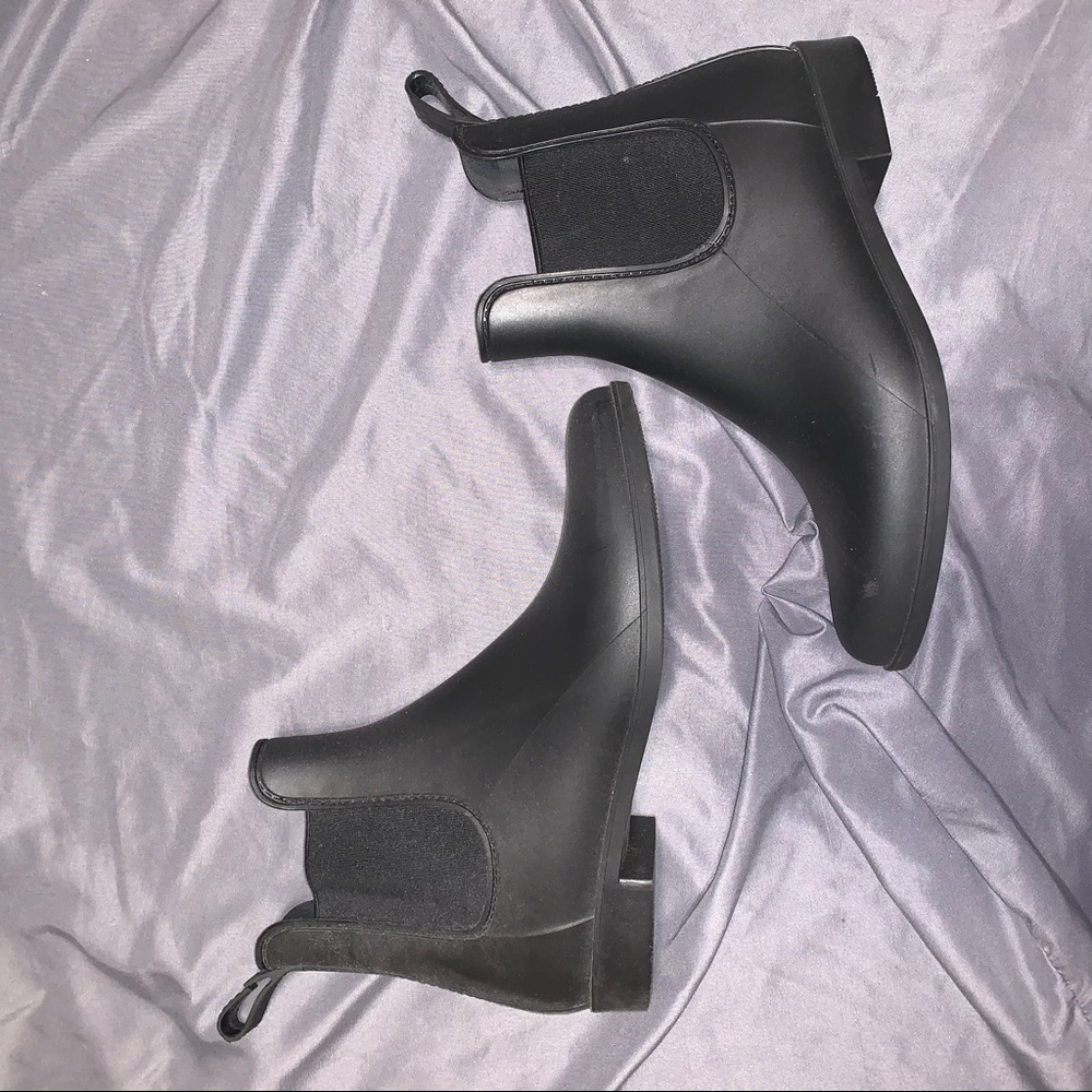 Low Rise Rain Boots